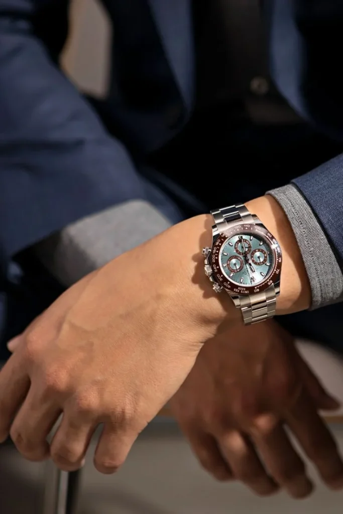 How much is a Rolex watch box worth?