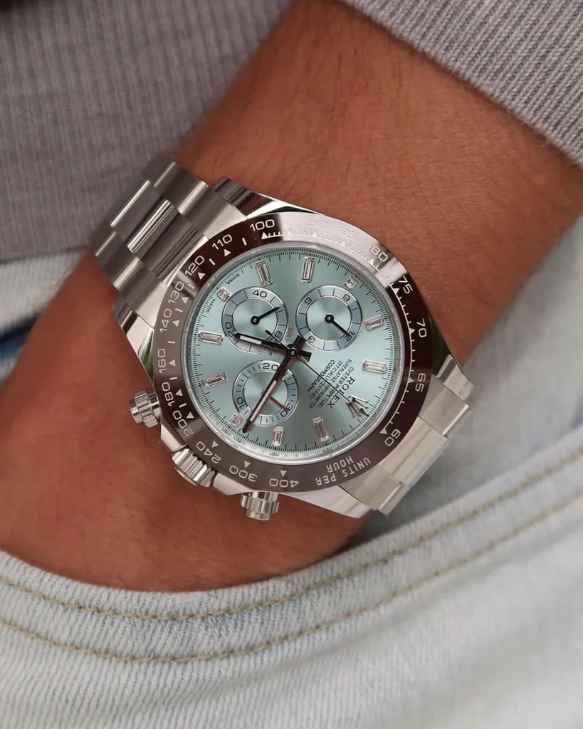 How to open the Cartier nail bracelet